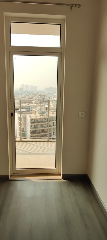 Room in 2 BHK Apartment at Ireo The Corridors, Sector 67a – for Rent