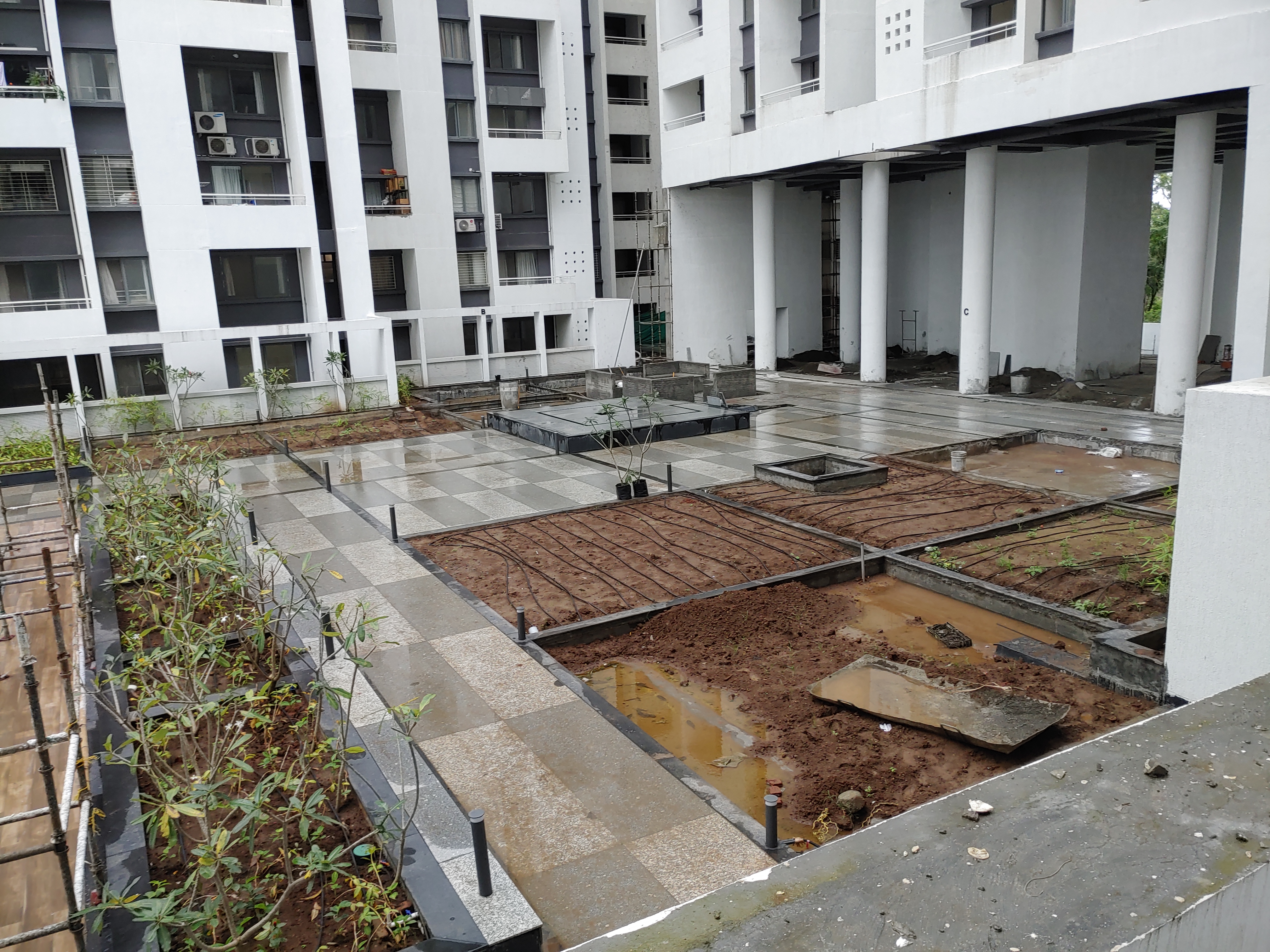 3 BHK + Servant Room Apartment For Rent in Rohan Madhuban