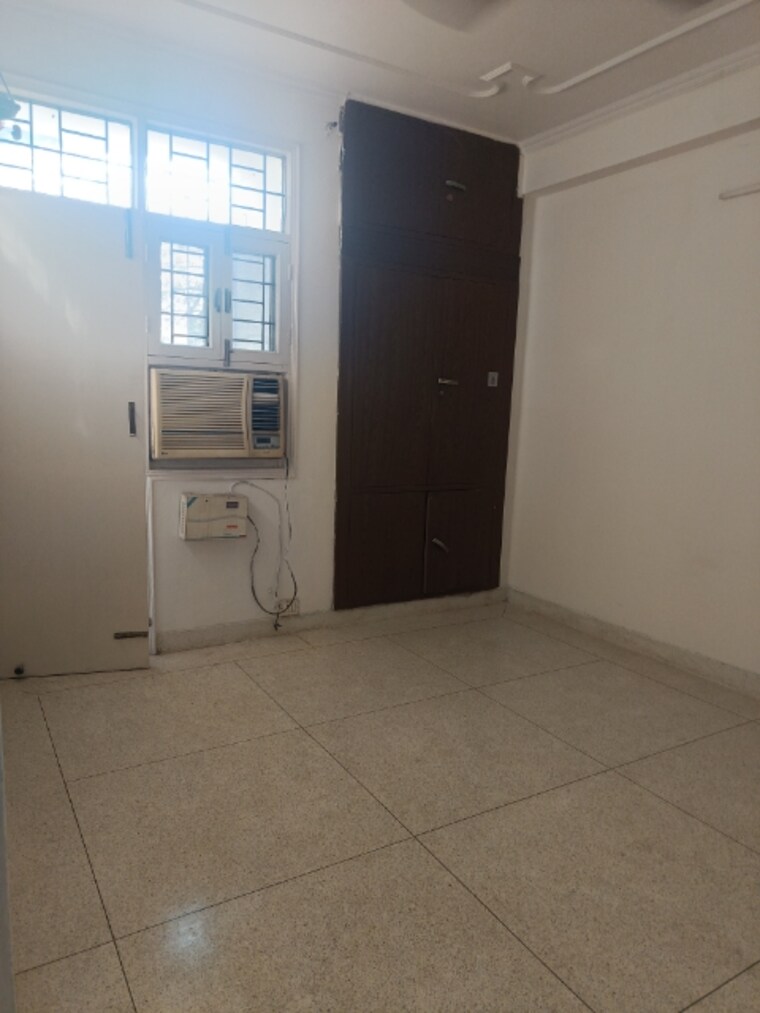 Room, unitech-singleton-floors-south-city 3 Bedroom 2700 Sq.Ft. Builder Floor In Sector 50 Gurgaon 9394964