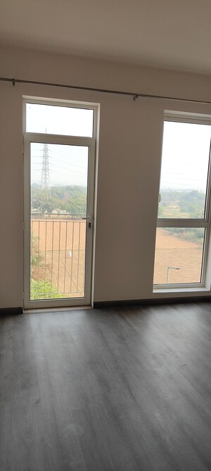 Room in 3 BHK Apartment at Ireo The Corridors, Sector 67a – for Rent