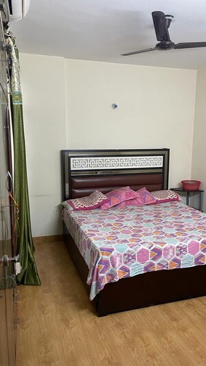Bedroom in 2 BHK Apartment at RAS Palm Residency, Sector 76 – for Rent