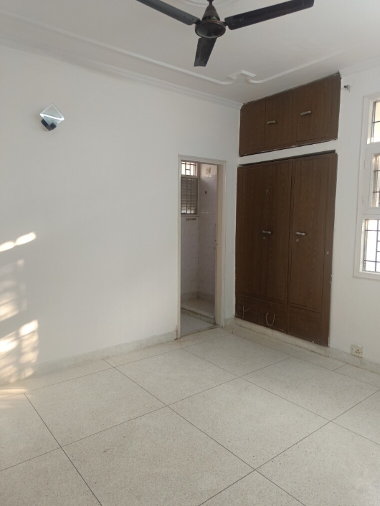 Room, unitech-singleton-floors-south-city 3 Bedroom 2700 Sq.Ft. Builder Floor In Sector 50 Gurgaon 9394964