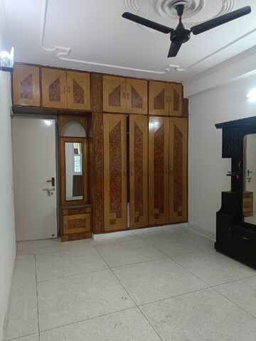 Living Room in 3 BHK Builder Floor at Unitech Singleton Floors South City, Sector 50 – for Sale