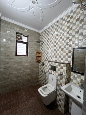 Bathroom in 3 BHK Builder Floor at Sector 46 – for Rent