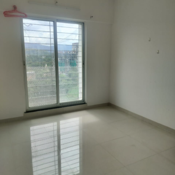 Room in 2 BHK Apartment at Mantra Parkview, Sinhagad Road – for Rent