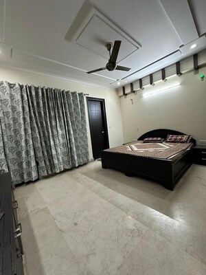 Bedroom in 2 BHK Builder Floor at Sector 45 – for Rent