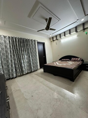 Bedroom in 2 BHK Builder Floor at Sector 45 – for Rent