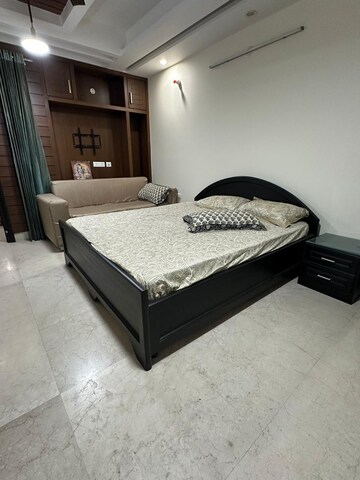 Bedroom in 2 BHK Builder Floor at Sector 45 – for Rent