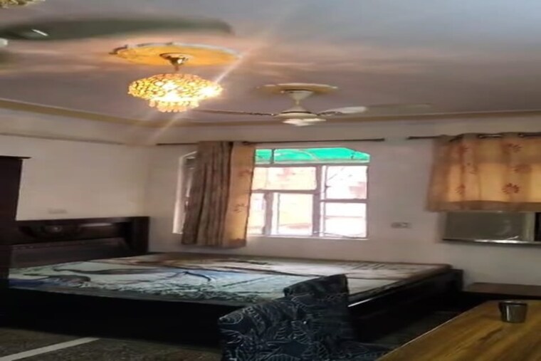 Bedroom, karol bagh 1 RK 350 Sq.Ft. Builder Floor In Karol Bagh Delhi 9394711