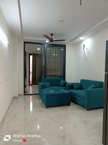Living Room in 1 BHK Builder Floor at Sector 52 – for Rent