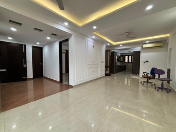 Living Room in 4 BHK Apartment at Jasminium Apartment, Sector 45 – for Sale