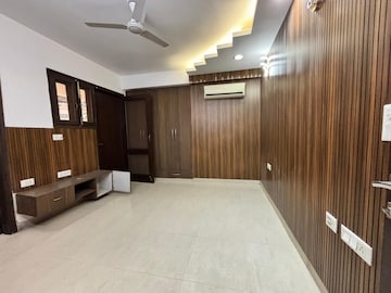 Bedroom in 4 BHK Apartment at Jasminium Apartment, Sector 45 – for Sale