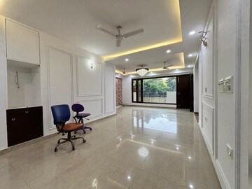 Parking in 4 BHK Apartment at Jasminium Apartment, Sector 45 – for Sale