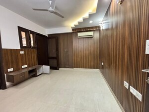 Bedroom in 4 BHK Apartment at Jasminium Apartment, Sector 45 – for Sale