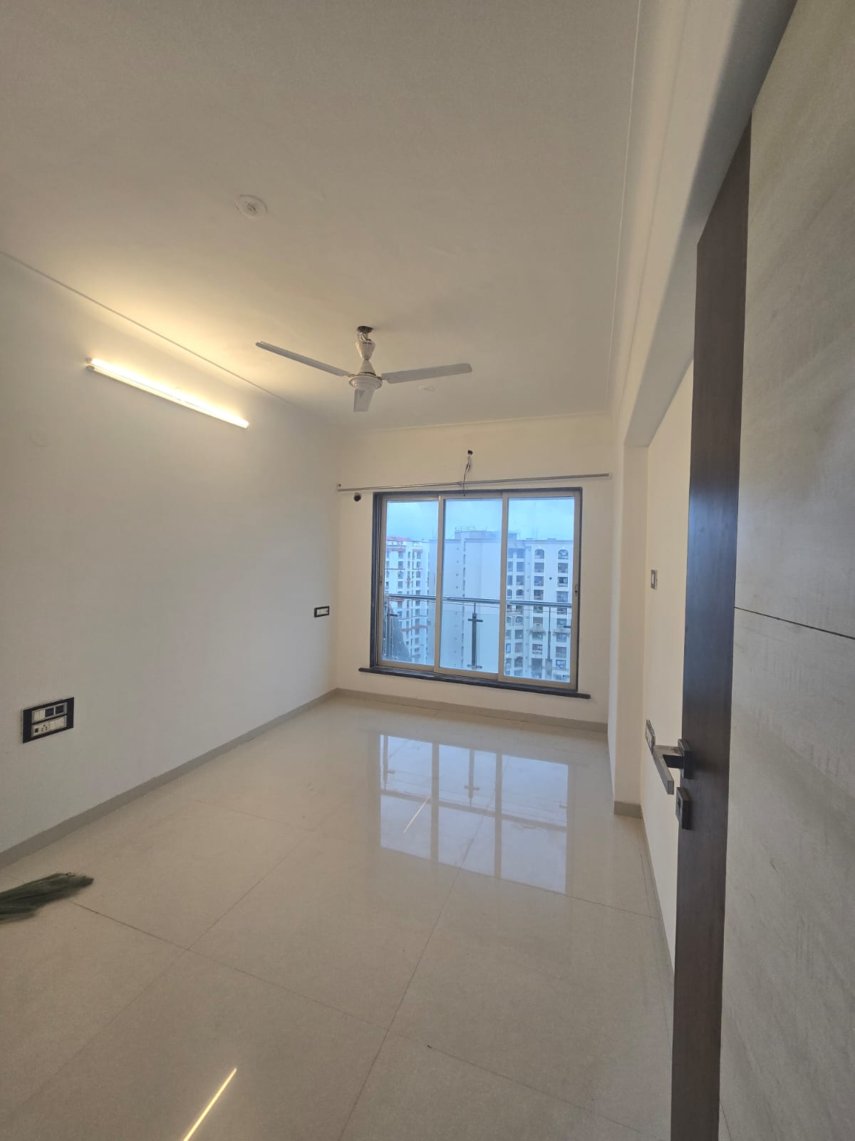 3 BHK Apartment For Sale in Options Kinara