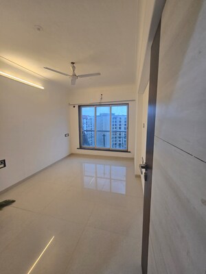 Room in 3 BHK Apartment at Options Kinara, Juhu – for Sale