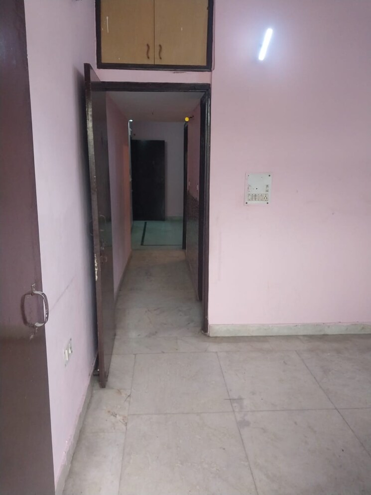 Room, vaishali sector 6 1 Bedroom 450 Sq.Ft. Apartment In Vaishali Sector 6 Ghaziabad 9394834