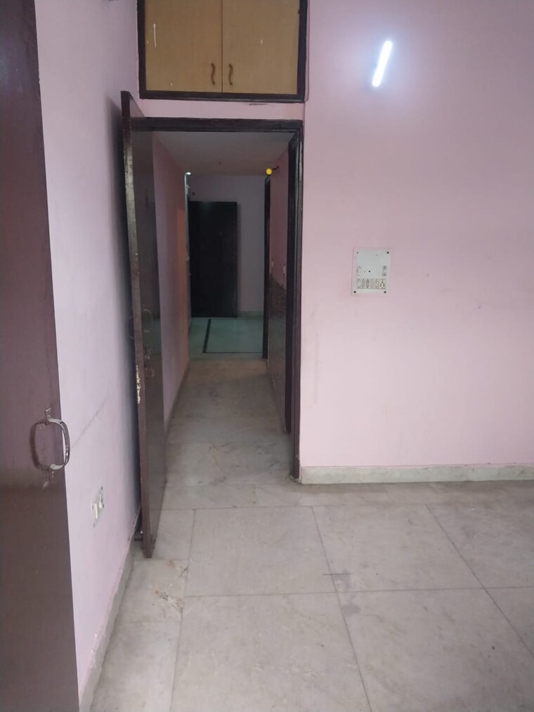 Room, vaishali sector 6 1 Bedroom 450 Sq.Ft. Apartment In Vaishali Sector 6 Ghaziabad 9394834