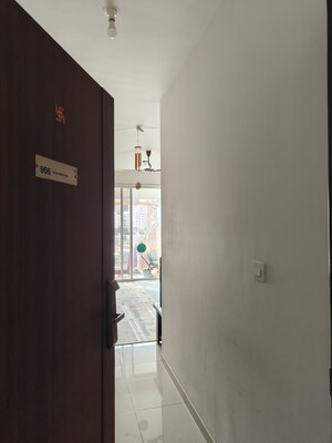 Room in 2 BHK Apartment at Yashwin Orizzonte, Kharadi – for Rent