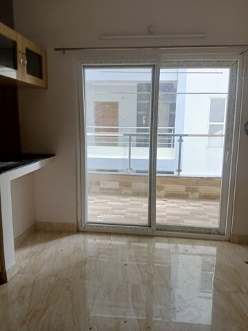 Room in 2 BHK Apartment at Kondapur – for Sale