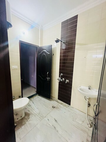 Bathroom in 2 BHK Builder Floor at Sector 46 – for Rent