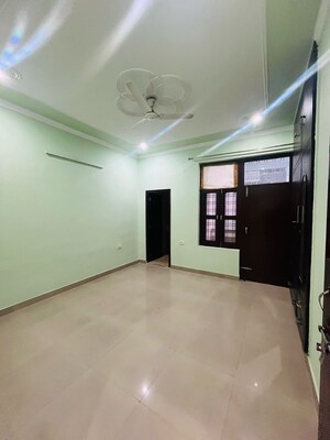 Room in 2 BHK Builder Floor at Sector 46 – for Rent