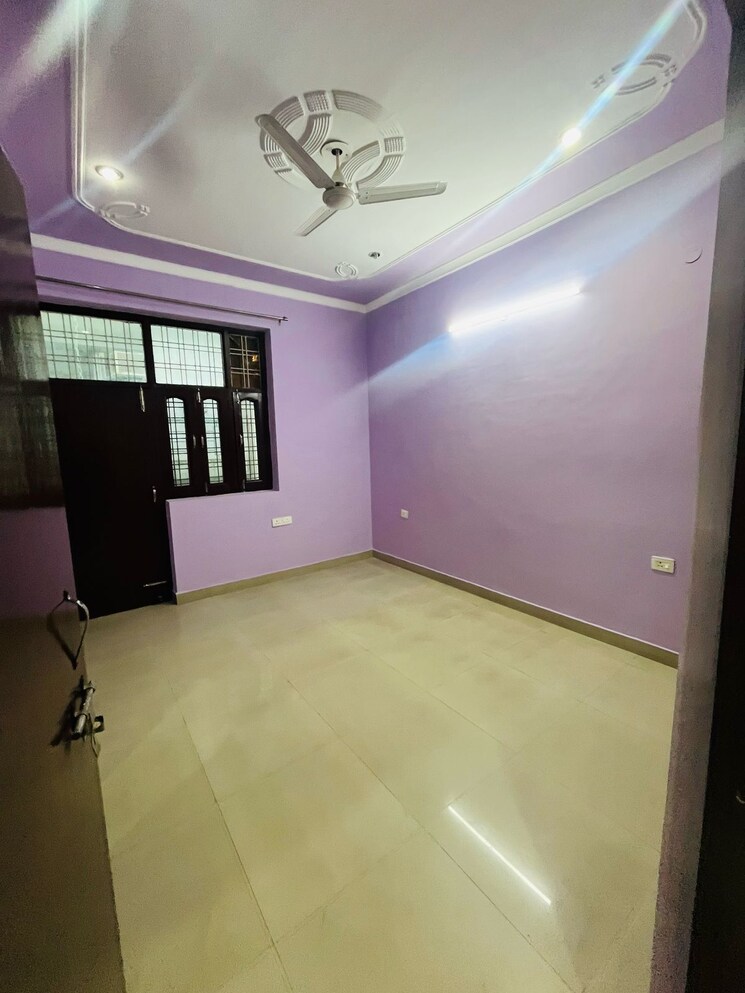 Room, sector 46 2 Bedroom 1409 Sq.Ft. Builder Floor In Sector 46 Gurgaon 9395082