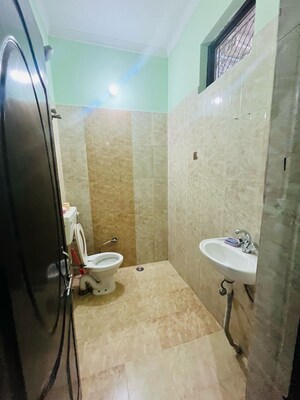 Bathroom in 2 BHK Builder Floor at Sector 46 – for Rent