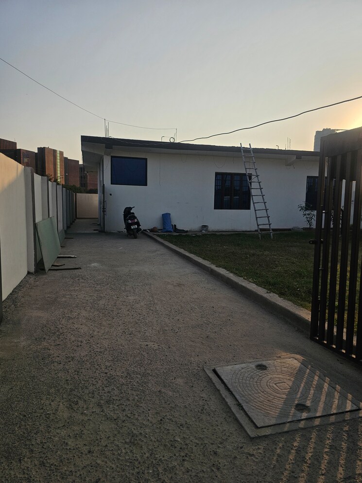 undefined, wtc-tec 3 Bedroom 376 Sq.Mt. Villa In Tech Zone 4 Greater Noida Greater Noida 9395009