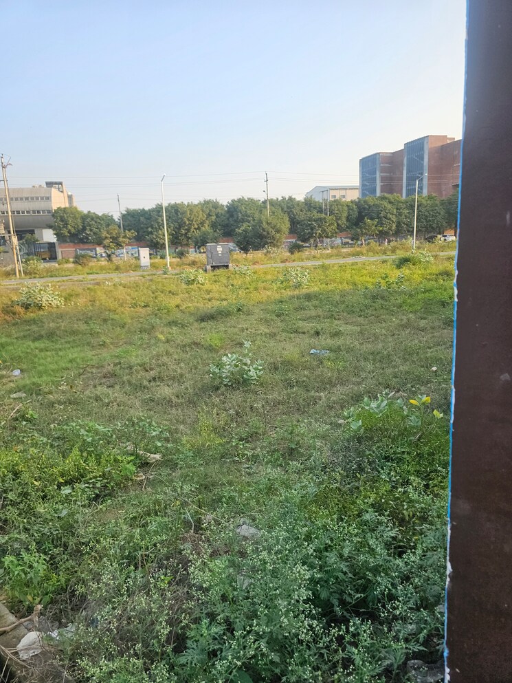 Garden, wtc-tec 3 Bedroom 376 Sq.Mt. Villa In Tech Zone 4 Greater Noida Greater Noida 9395009