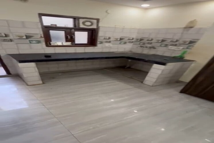  Parking, patel nagar 2 Bedroom 856 Sq.Ft. Builder Floor In Patel Nagar Delhi 9395116