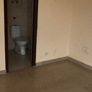 Room in 3 BHK Apartment at Supertech Eco Suites, Sector 137 – for Rent