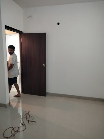 Room in 1 BHK Apartment at Merwanji Tower, Parel – for Rent