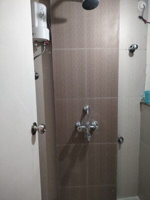 Furnished Amenities in 1 BHK Apartment at Merwanji Tower, Parel – for Rent