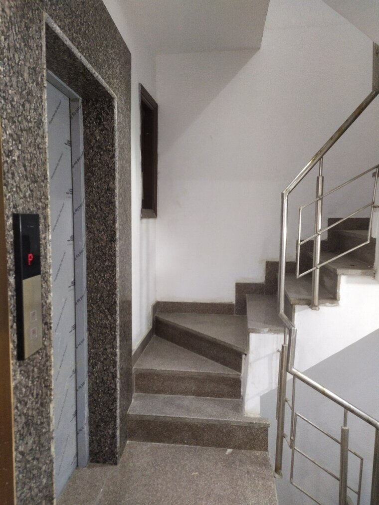 undefined, kalkaji 2 Bedroom 1000 Sq.Ft. Builder Floor In Kalkaji Delhi 9395276