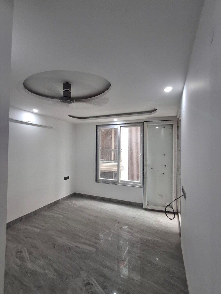 Bathroom, sultanpur 3 Bedroom 135 Sq.Yd. Apartment In Sultanpur Delhi 9395290