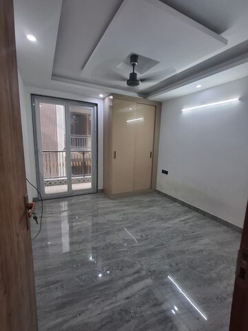 Room in 3 BHK Apartment at Sultanpur – for Sale