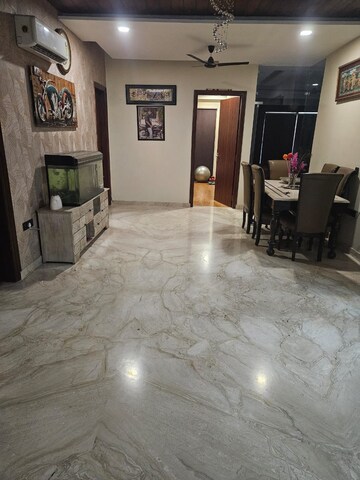 Parking in 4 BHK Builder Floor at Sushant Lok I – for Rent