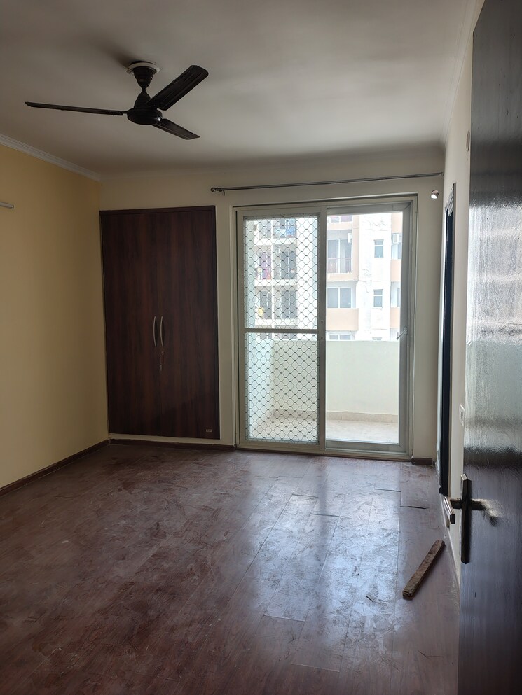 Kitchen, amrapali-leisure-park 3 Bedroom 1450 Sq.Ft. Apartment In Amrapali Leisure Valley Greater Noida 9395280