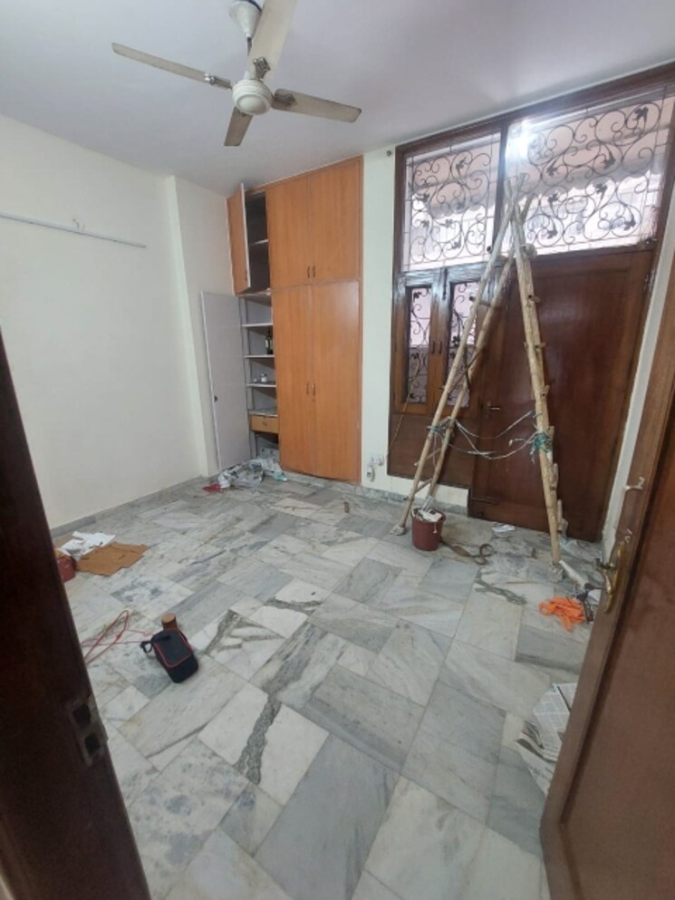 Master Bedroom, chittaranjan park 2 Bedroom 1300 Sq.Ft. Builder Floor In Chittaranjan Park Delhi 9395343