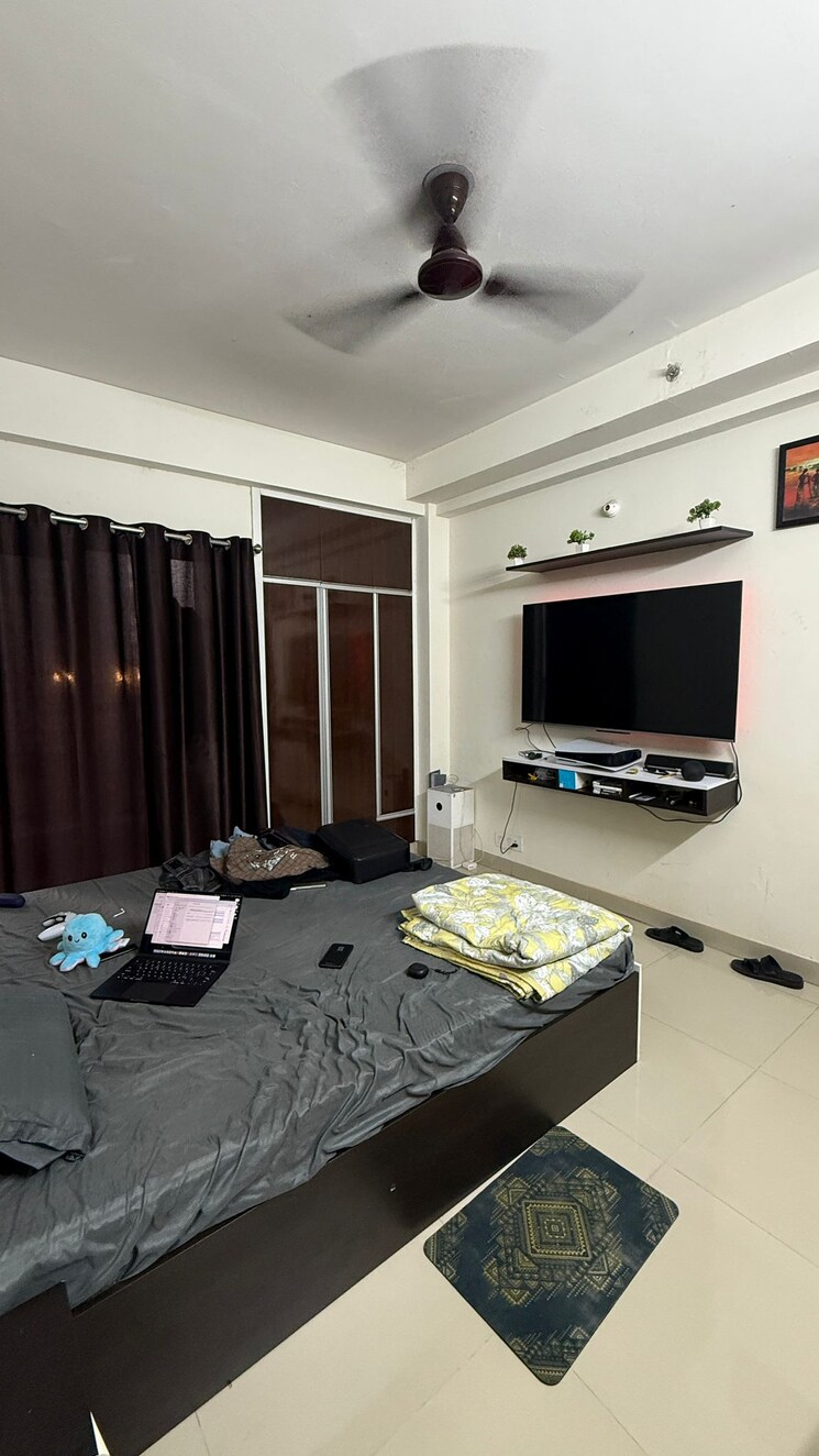 Bedroom, vvip-homes 2.5 Bedroom 1230 Sq.Ft. Apartment In Gaur City 2 Greater Noida 9395348