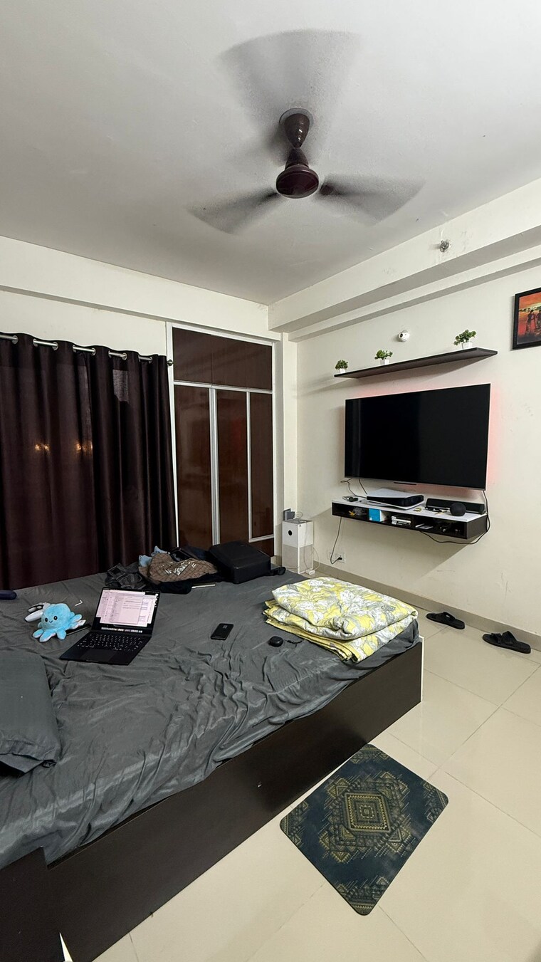 Bedroom, vvip-homes 2.5 Bedroom 1230 Sq.Ft. Apartment In Gaur City 2 Greater Noida 9395348
