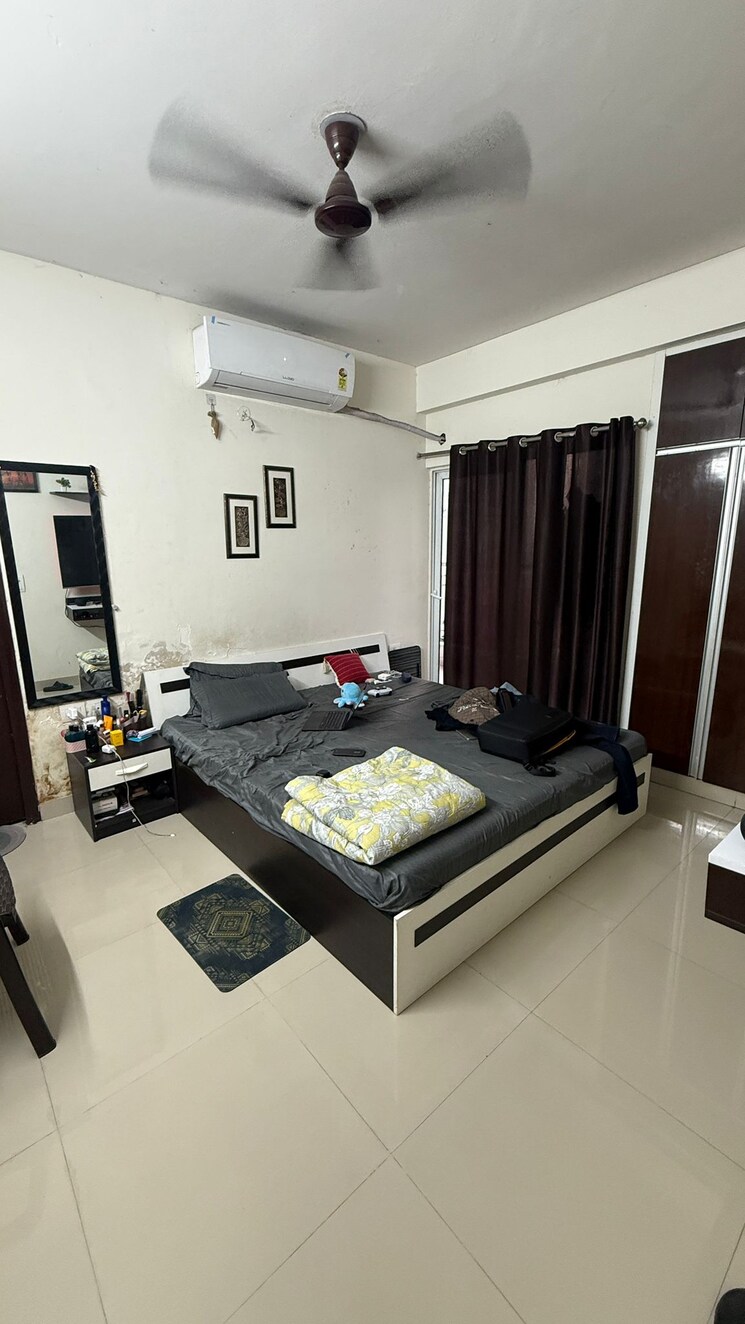 Master Bedroom, vvip-homes 2.5 Bedroom 1230 Sq.Ft. Apartment In Gaur City 2 Greater Noida 9395348
