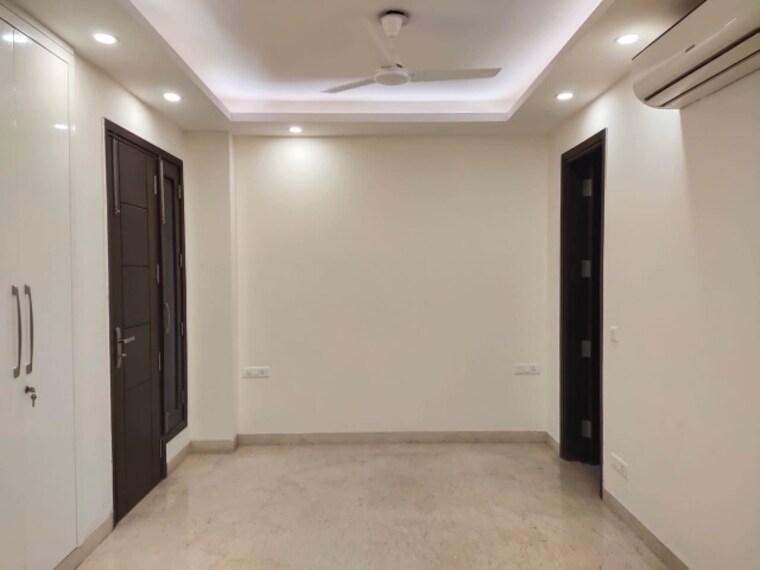Master Bedroom, greater kailash i 3 Bedroom 2300 Sq.Ft. Builder Floor In Greater Kailash I Delhi 9395431