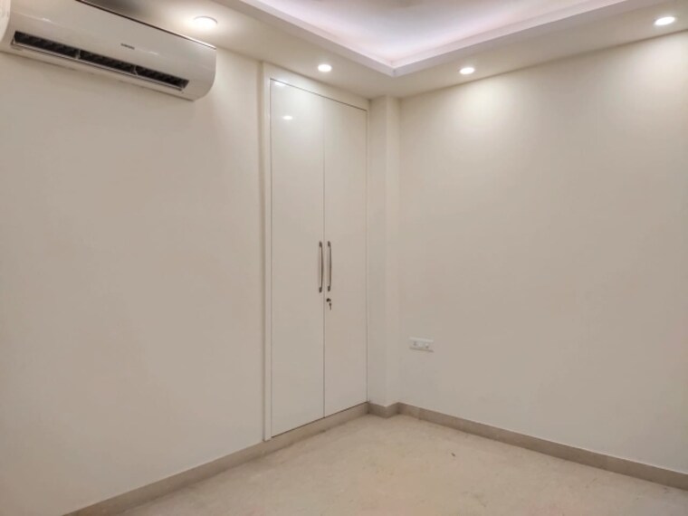 Master Bedroom, greater kailash i 3 Bedroom 2300 Sq.Ft. Builder Floor In Greater Kailash I Delhi 9395431