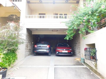 Parking in 2 BHK Independent House at Banjara Hills – for Sale