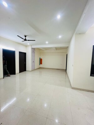 3 BHK Builder Floor For Rent in Sector 46