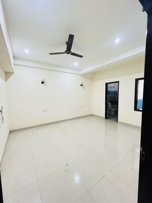 Bathroom in 3 BHK Builder Floor at Sector 46 – for Rent