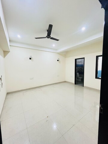 Bathroom in 3 BHK Builder Floor at Sector 46 – for Rent
