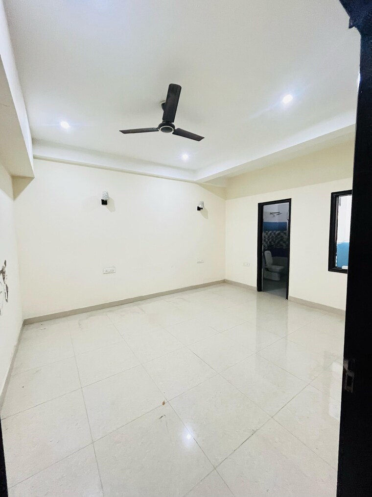Bathroom, sector 46 3 Bedroom 2000 Sq.Ft. Builder Floor In Sector 46 Gurgaon 9395439